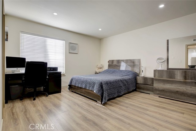 MLS #SR25263710 image #17