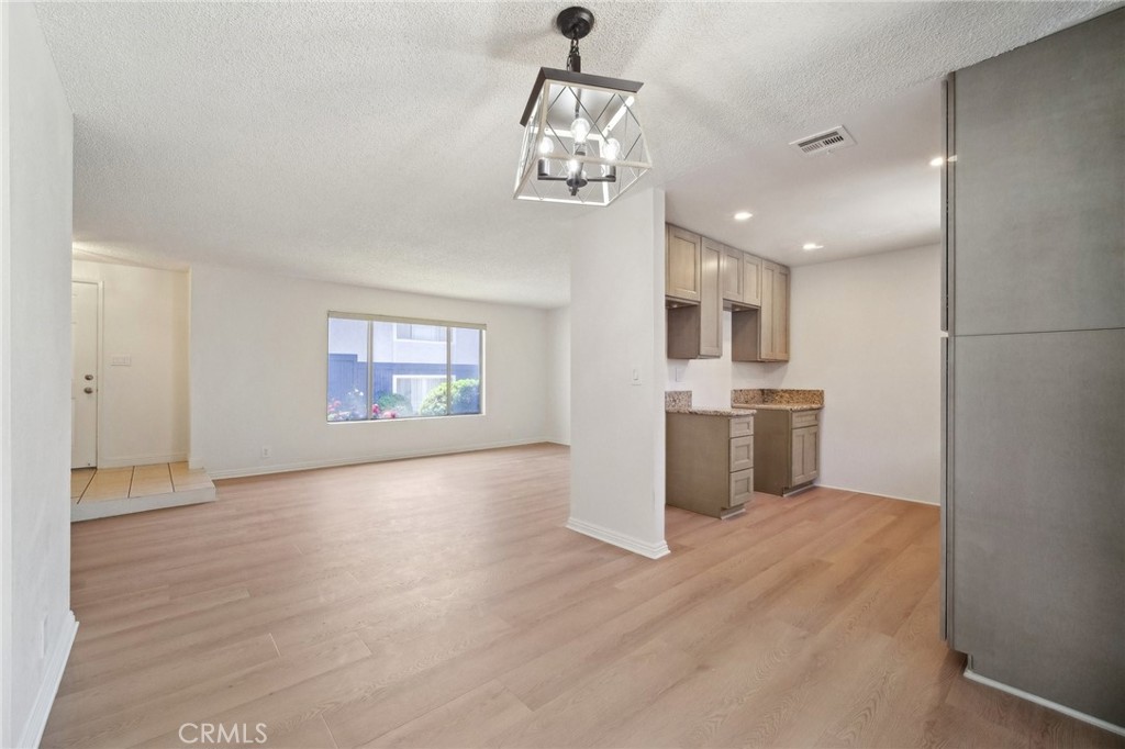 MLS #SR25263742 image #6