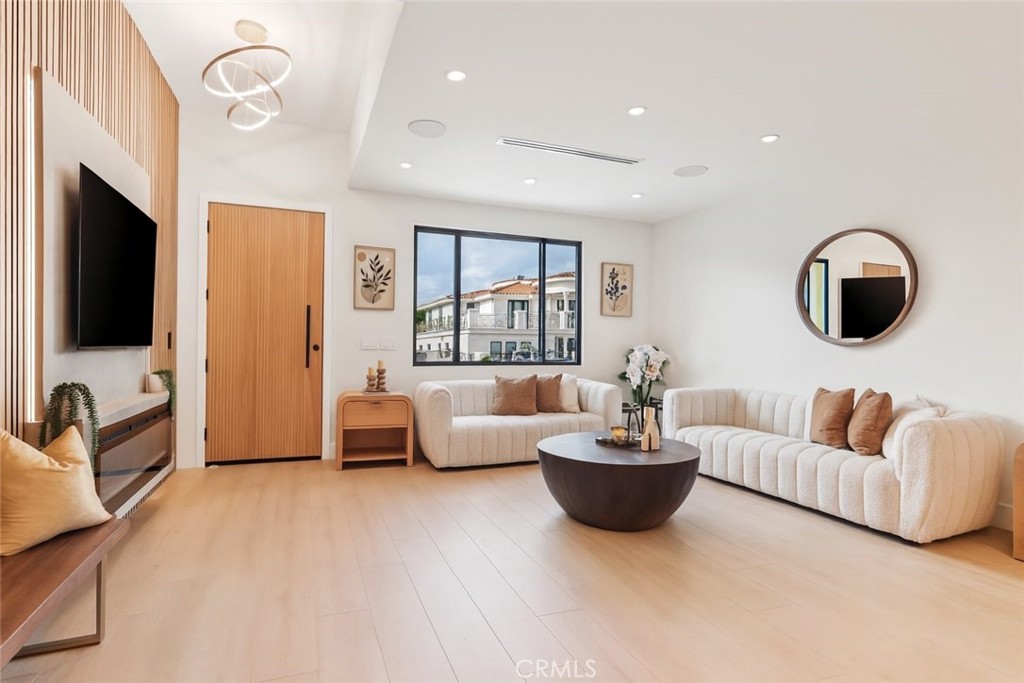 MLS #SR25263745 image #3