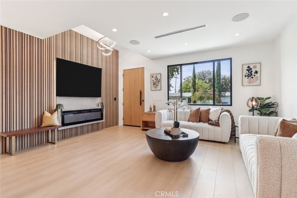 MLS #SR25263745 image #4