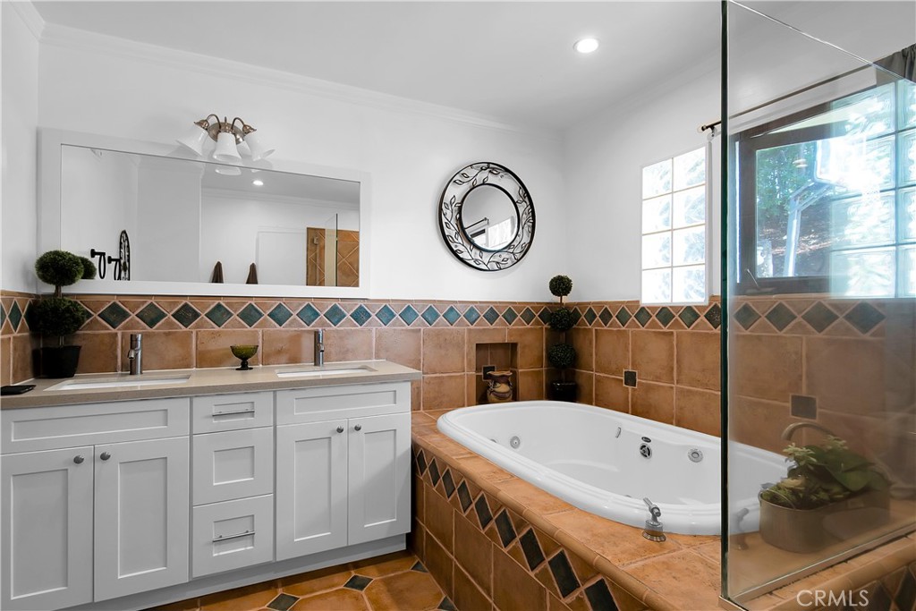 MLS #SR25263775 image #12