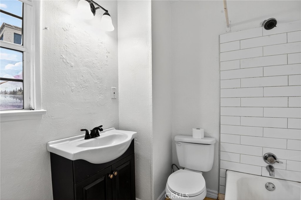 MLS #SR25263792 image #10