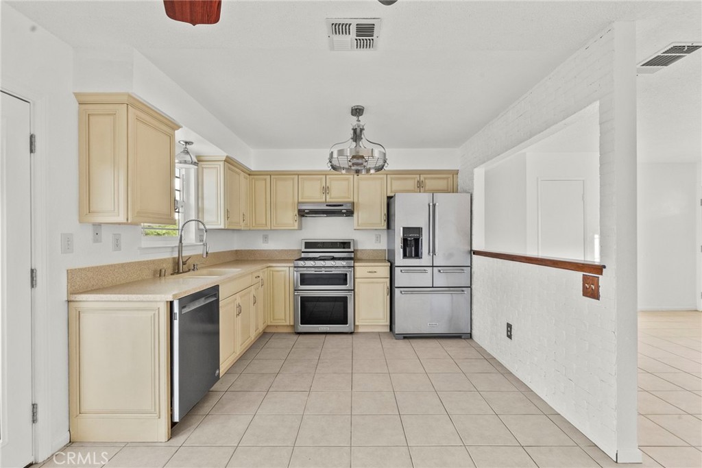 MLS #SR25263796 image #9