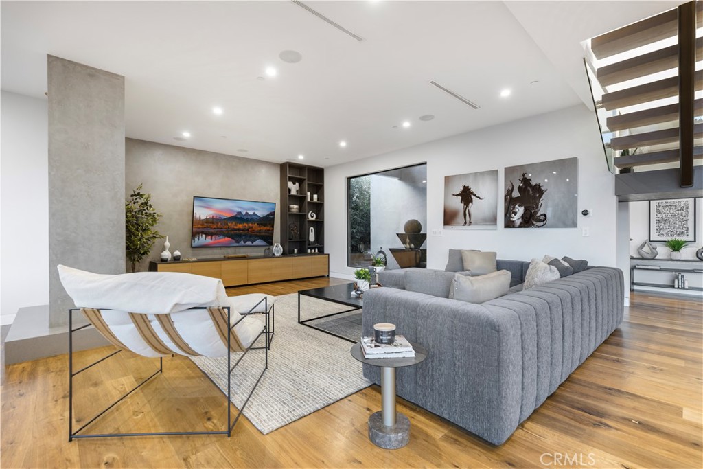 MLS #SR25263958 image #4