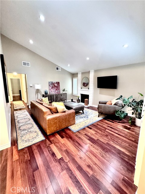 MLS #SR25264052 image #1