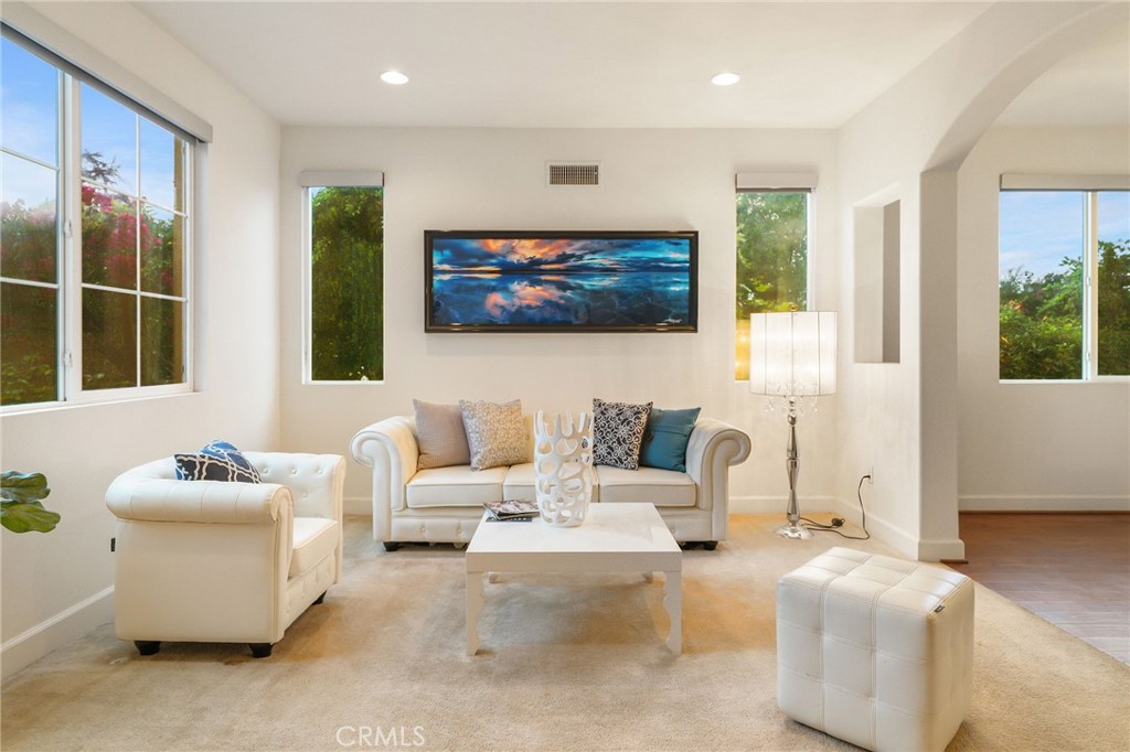 MLS #SR25264054 image #1