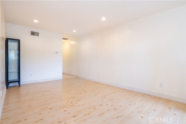 MLS #SR25264117 image #4