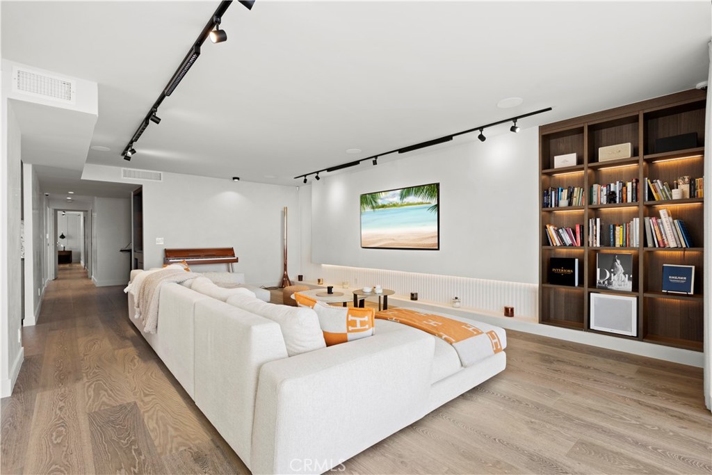 MLS #SR25264210 image #8