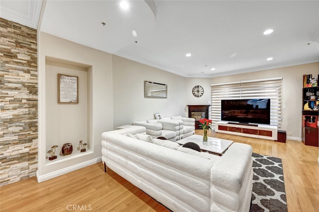 MLS #SR25264790 image #9