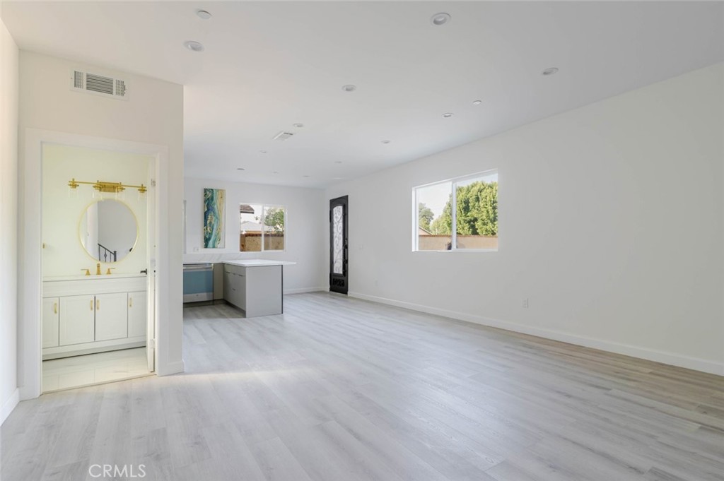 MLS #SR25264829 image #8