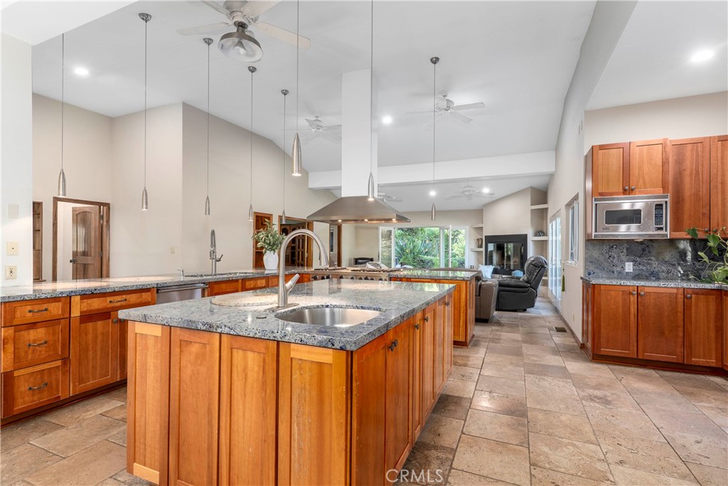 MLS #SR25265503 image #8