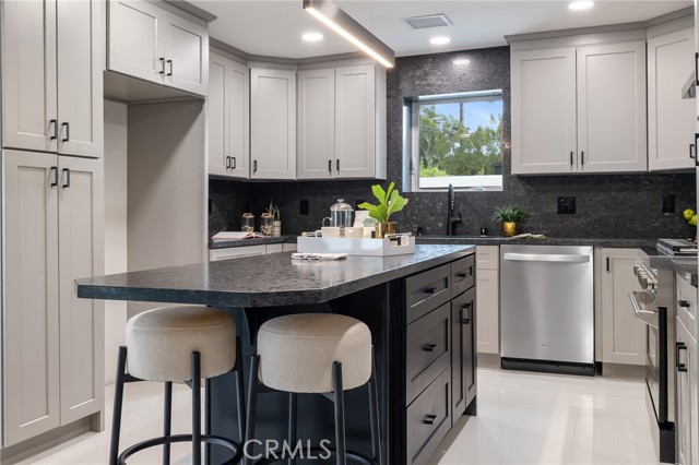 MLS #SR25265594 image #10