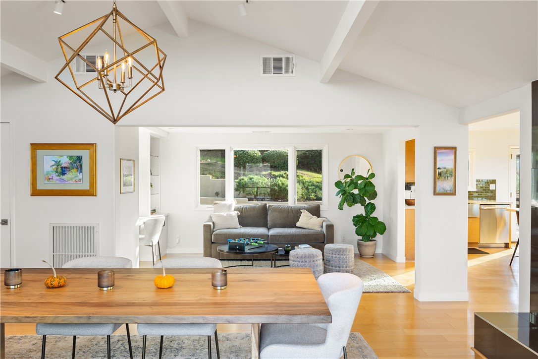 MLS #SR25265596 image #1