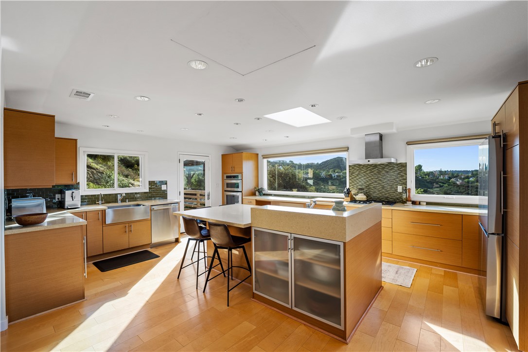 MLS #SR25265596 image #11