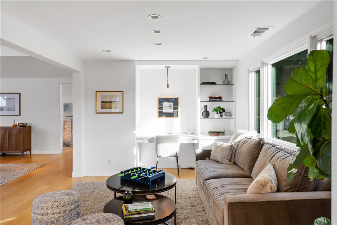 MLS #SR25265596 image #8