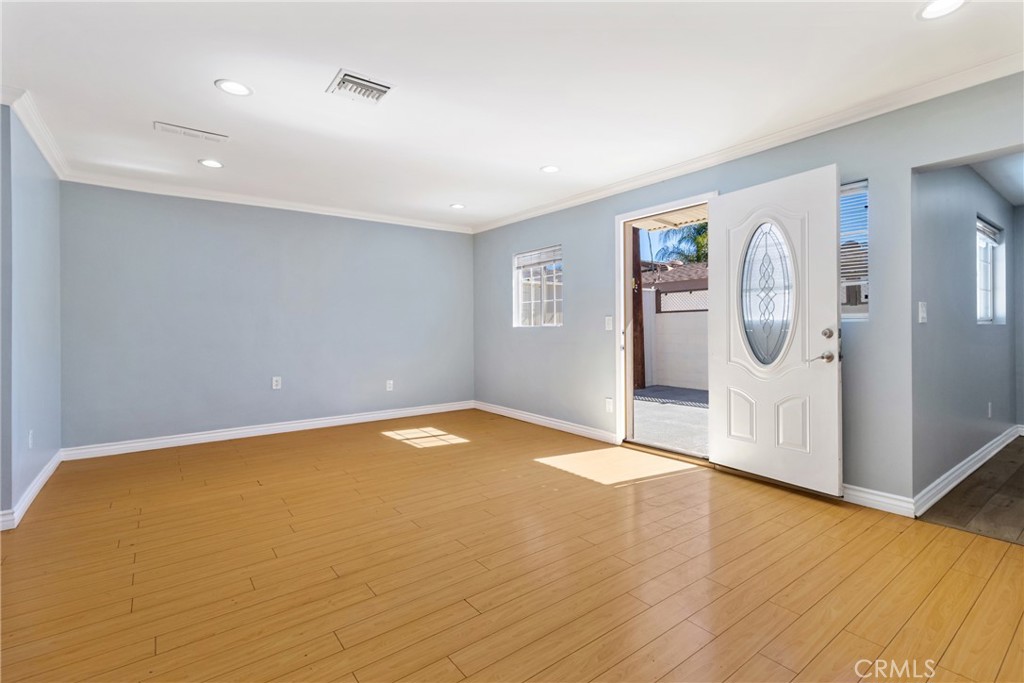 MLS #SR25265747 image #4