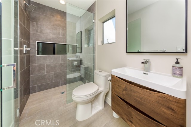 MLS #SR25266137 image #11