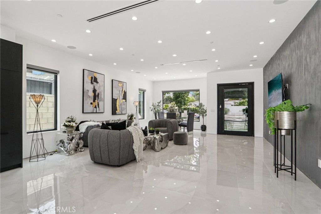 MLS #SR25266325 image #10