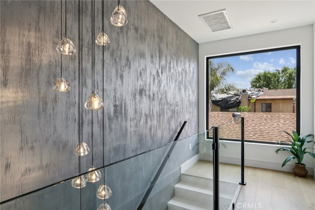 MLS #SR25266325 image #24