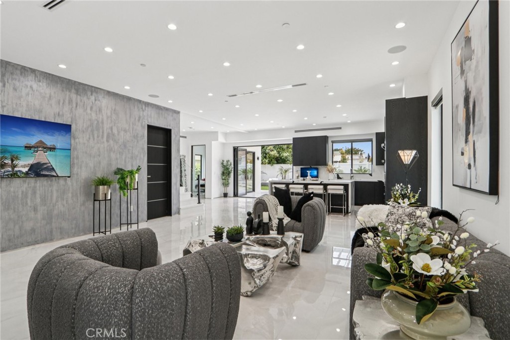 MLS #SR25266325 image #7