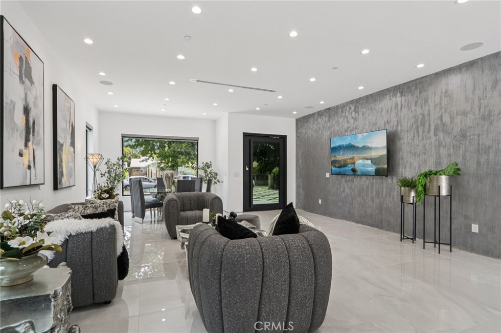 MLS #SR25266325 image #8