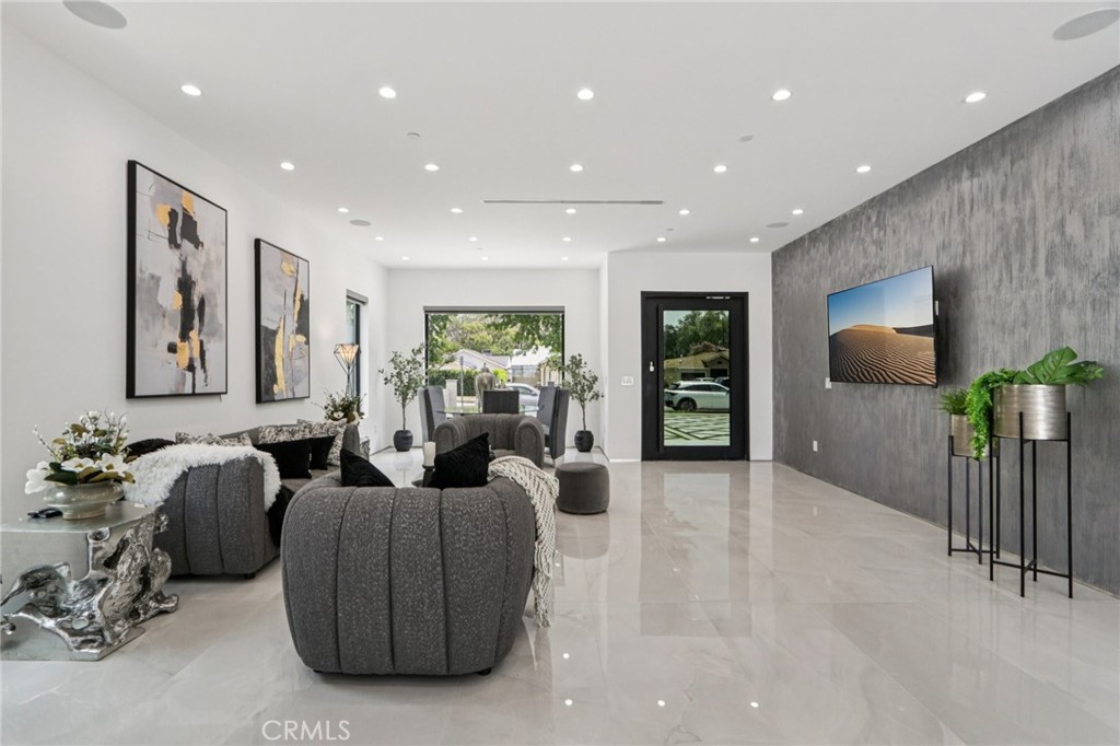 MLS #SR25266325 image #9