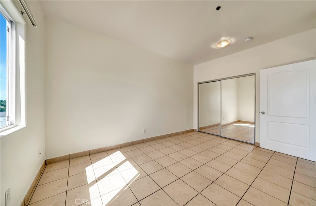 MLS #SR25266406 image #6