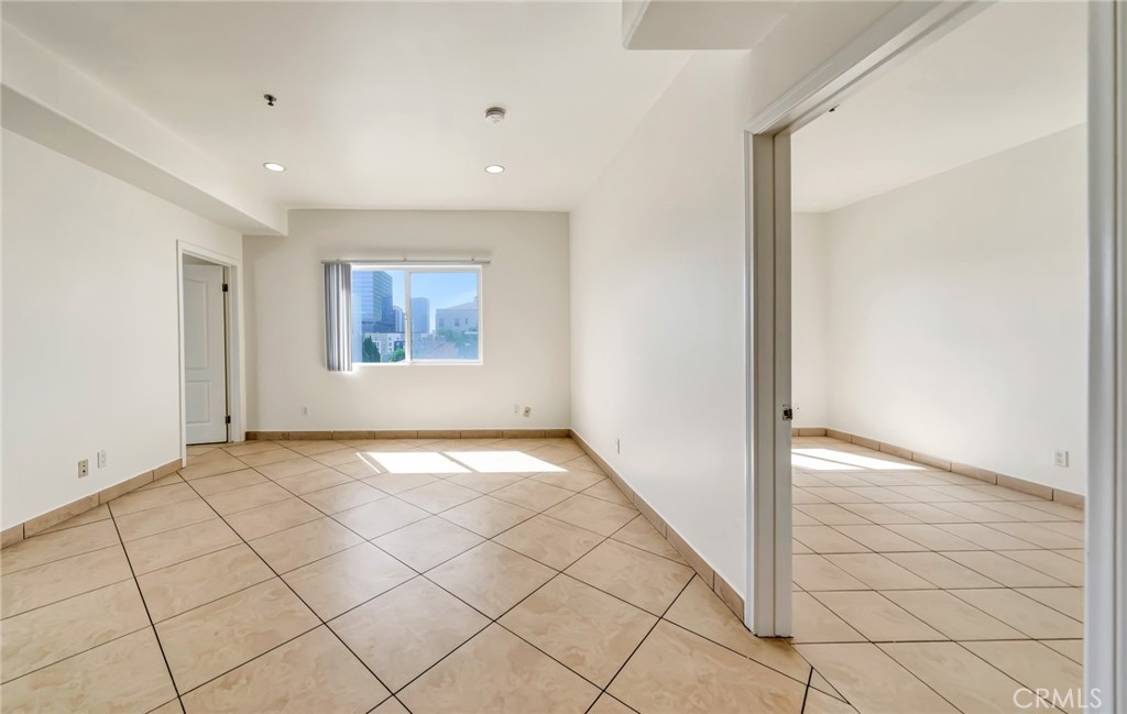 MLS #SR25266406 image #9