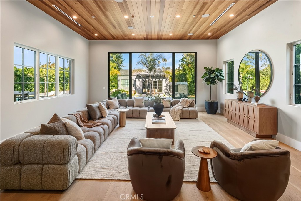 MLS #SR25266503 image #8