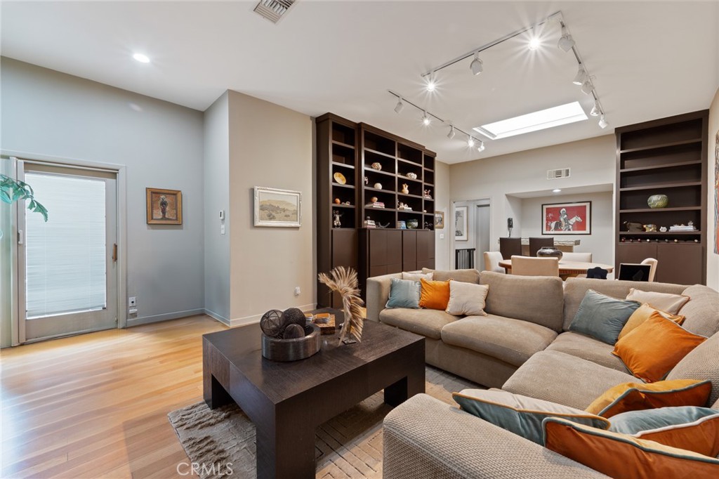 MLS #SR25266783 image #16