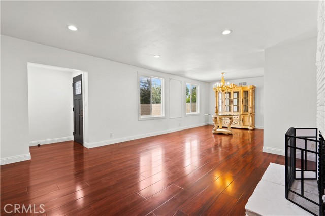 MLS #SR25266825 image #9