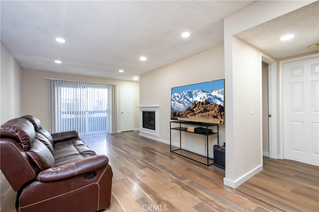 MLS #SR25267294 image #2