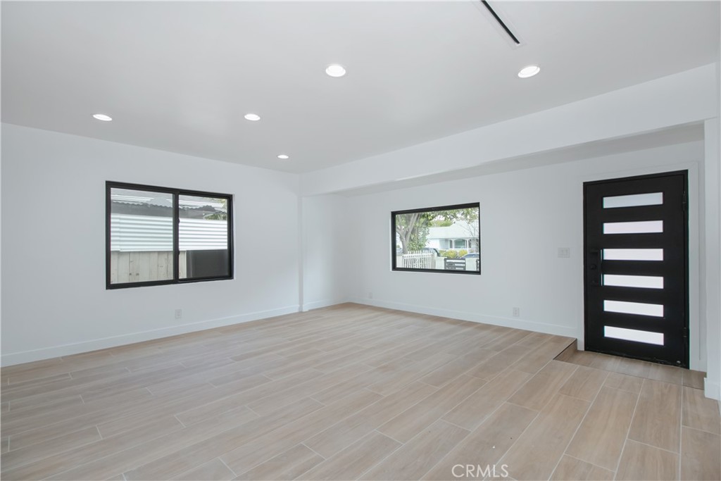 MLS #SR25267369 image #2