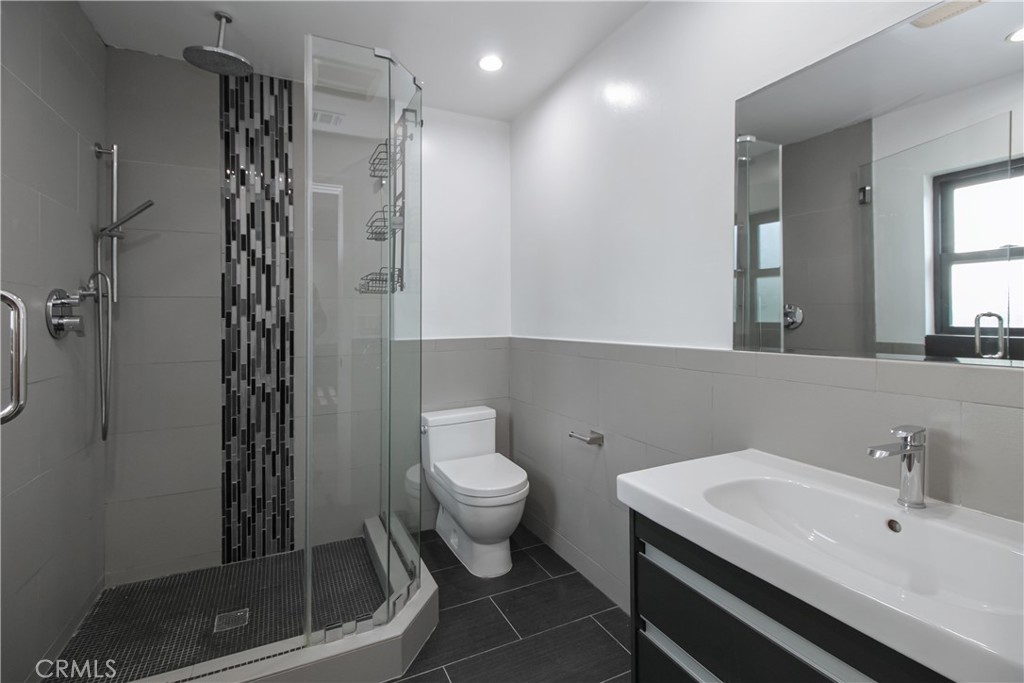 MLS #SR25267369 image #9