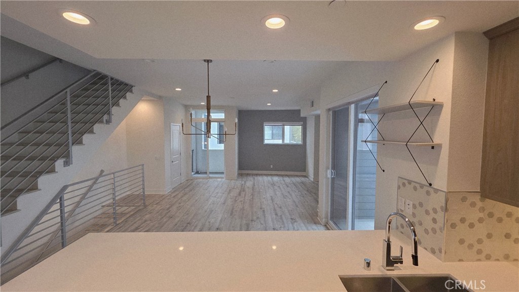 MLS #SR25267377 image #14