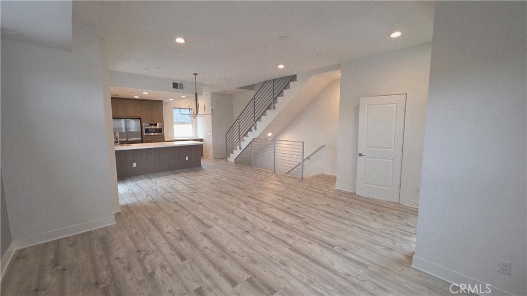 MLS #SR25267377 image #7