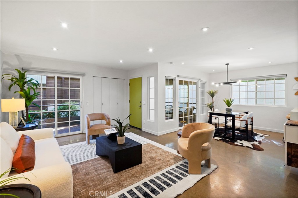 MLS #SR25267388 image #1