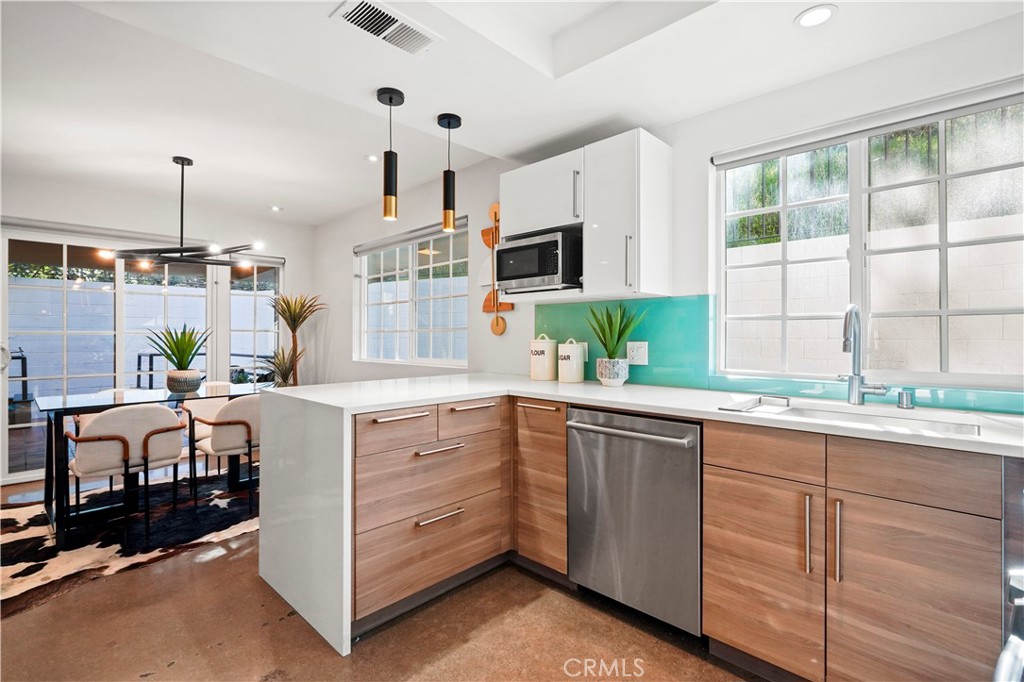 MLS #SR25267388 image #6