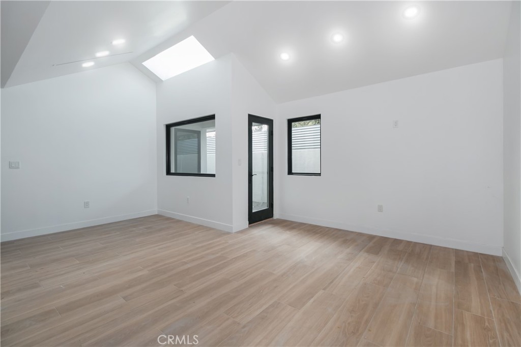 MLS #SR25267393 image #1