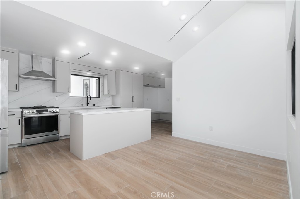 MLS #SR25267393 image #2