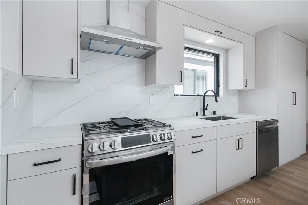 MLS #SR25267393 image #3