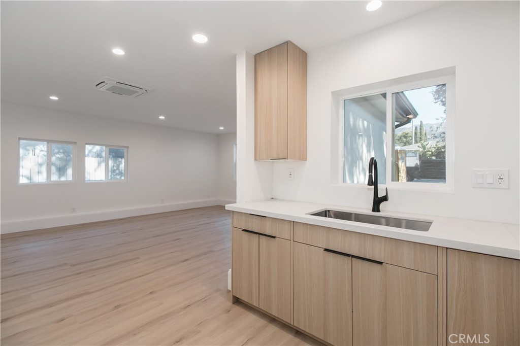 MLS #SR25267433 image #5