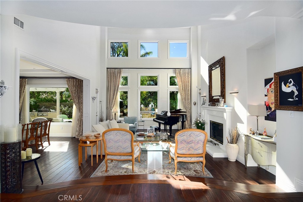 MLS #SR25267596 image #9