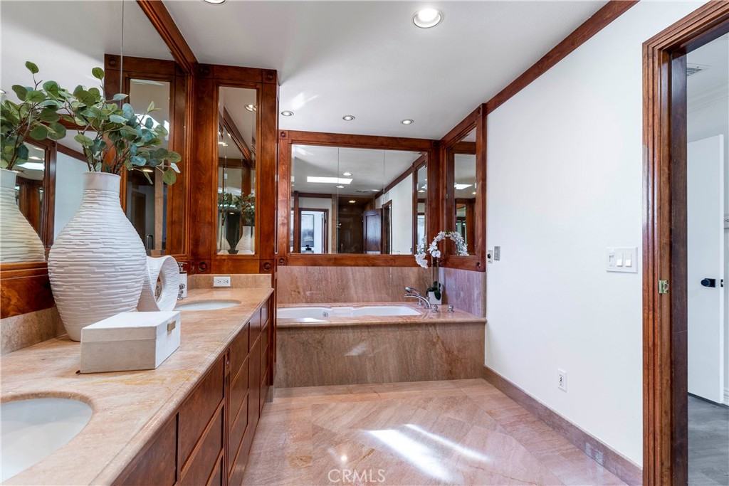 MLS #SR25267604 image #32