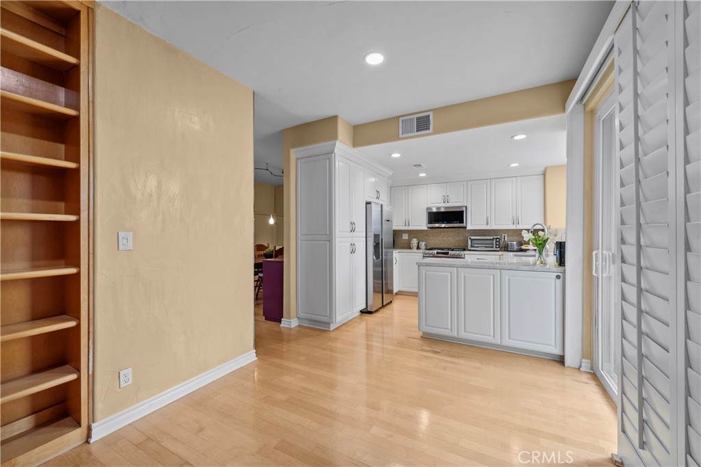 MLS #SR25268073 image #10