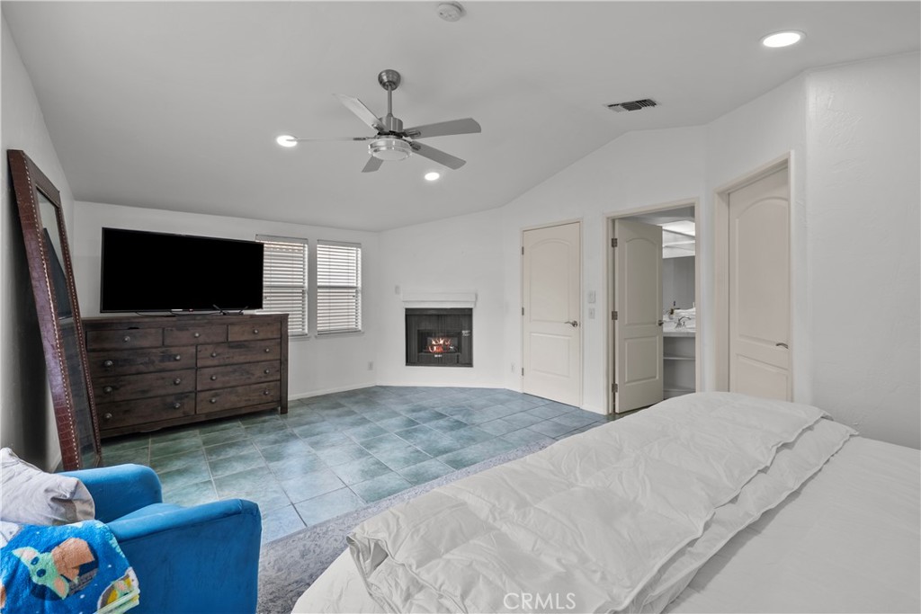 MLS #SR25268073 image #17