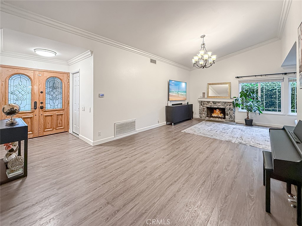 MLS #SR25268106 image #12