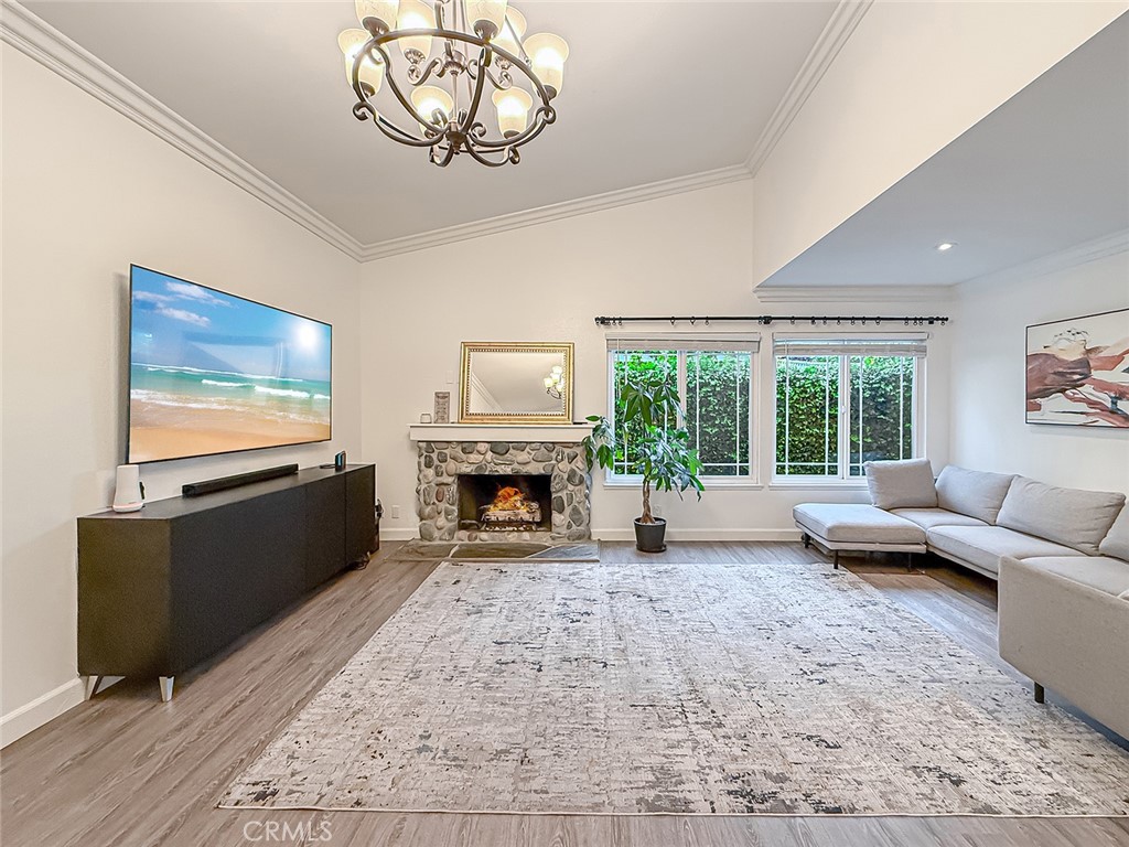 MLS #SR25268106 image #4