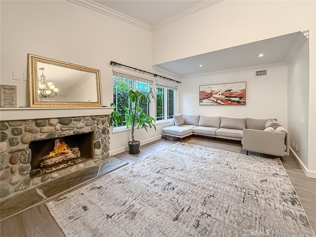 MLS #SR25268106 image #5