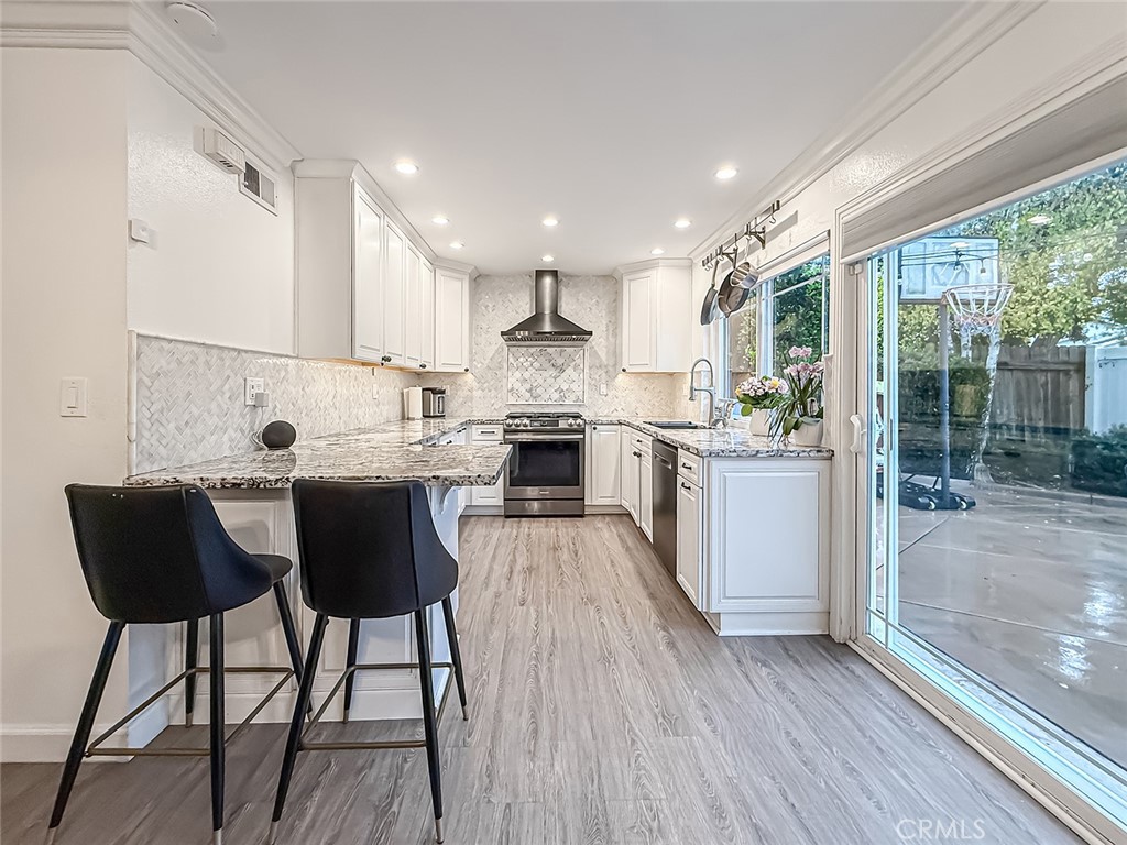 MLS #SR25268106 image #9